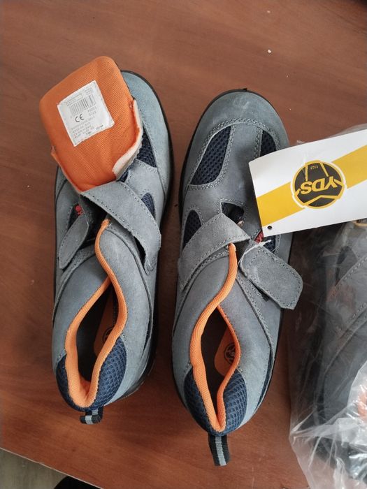 Обувь рабочая продам.