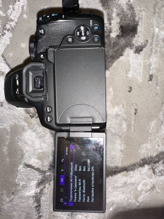 Продам фотоаппарат Canon EOS 850D