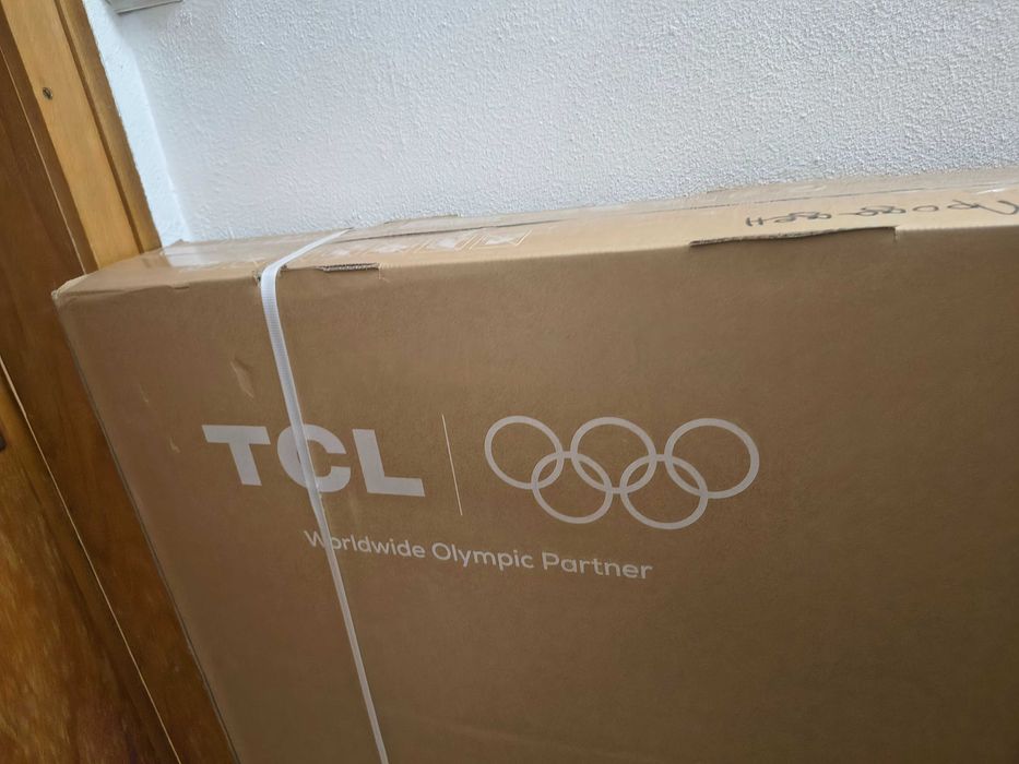 Чисто нов TCL 65.0" QLED Smart телевизор, неотварян