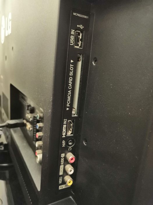 Телевизор LG (32")