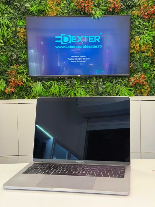 Macbook Pro A1706 (87) intel 5 Stocare:250gb Ram:16gb Garantie 24 Luni