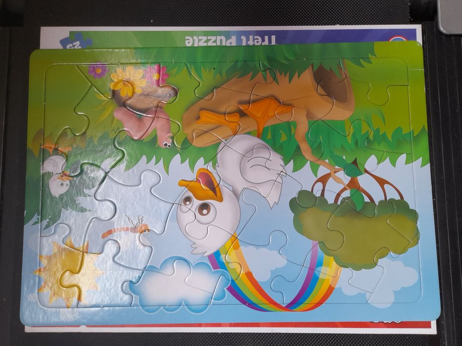 Vand puzzle 10 bucati
