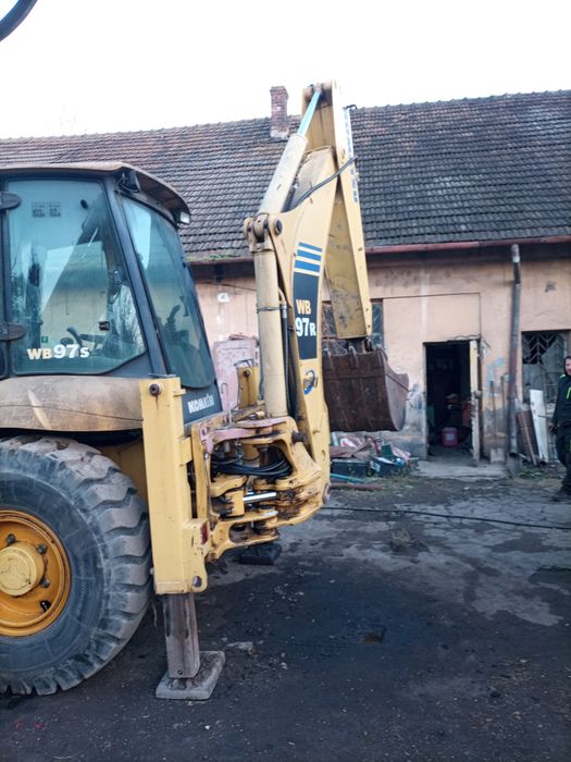 Buldoexcavator Komatsu
