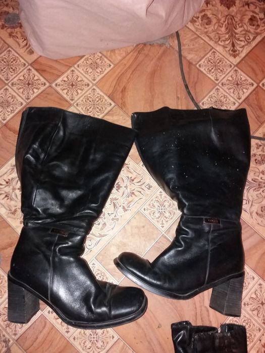 обувь от 35 до  40сапоги разных размеров