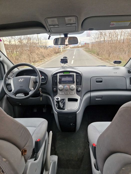 Hyundai H1 / Starex / Grand Starex, de persoane / locuri, 2013, Clima fata / spate, 170 Tkm,