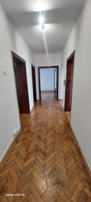 Spatiu comercial la casa, curte proprie, Florilor