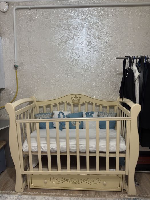 Детская кроватка