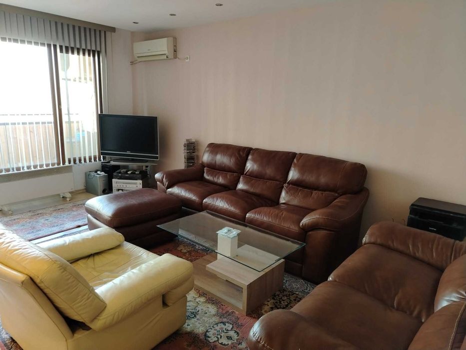Продава се Тристаен апартамент в Пазарджик, Център - 91 кв.м за 729 €/кв.м - Снимка #3