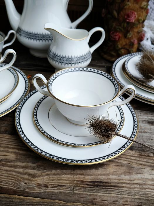 Костен порцелан Сервиз