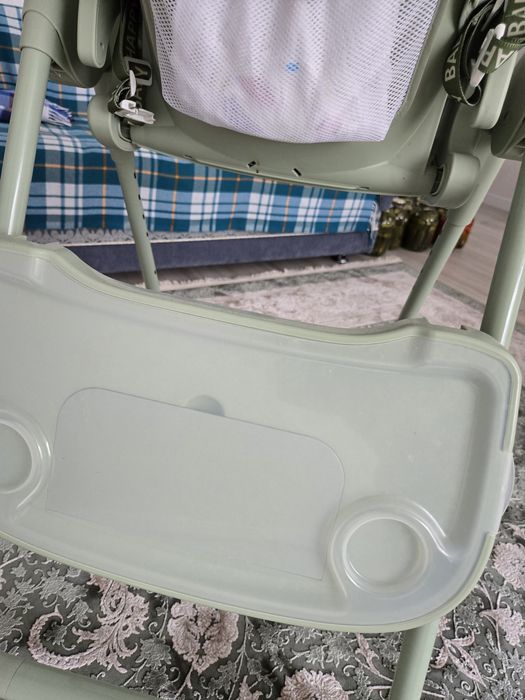 Продам стол для кормления