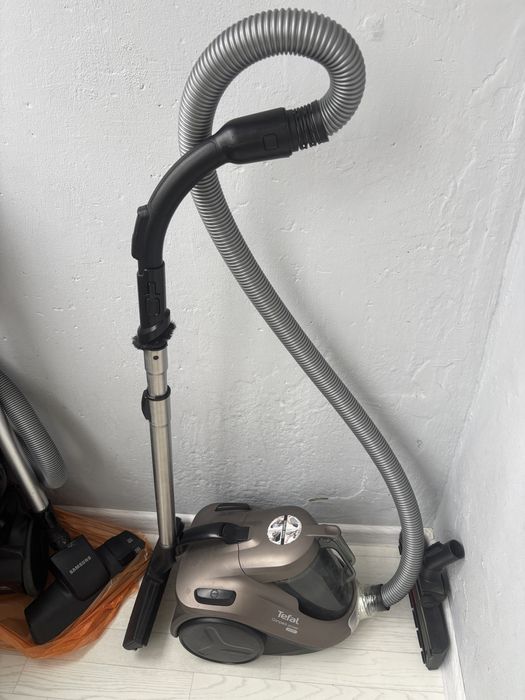 Пылесосы Samsung и Tefal