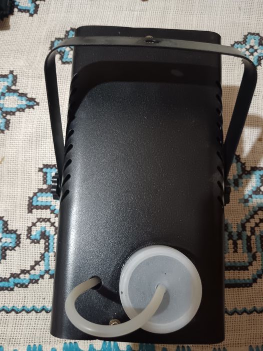 Vând proiector par led plus mașină fum