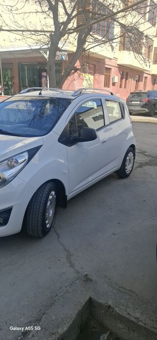 Spark 2020yil yurgani 50600km benzinda. kiraska toza.