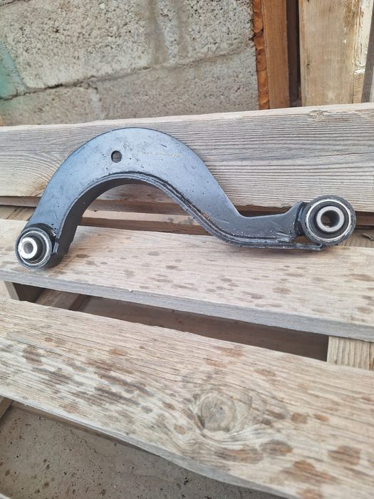 Рычаг подвески продам