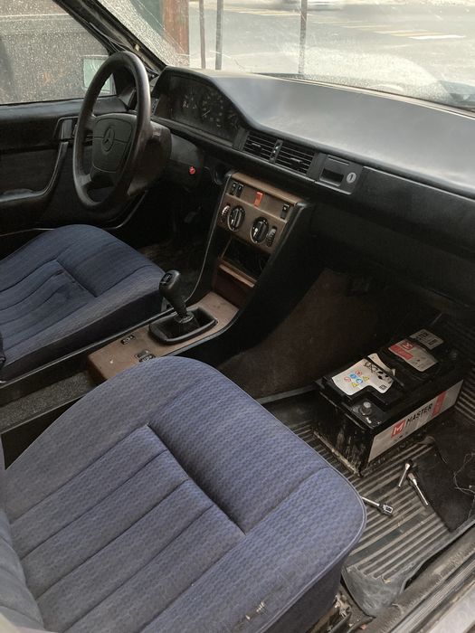 Mercedes Bemz W124
