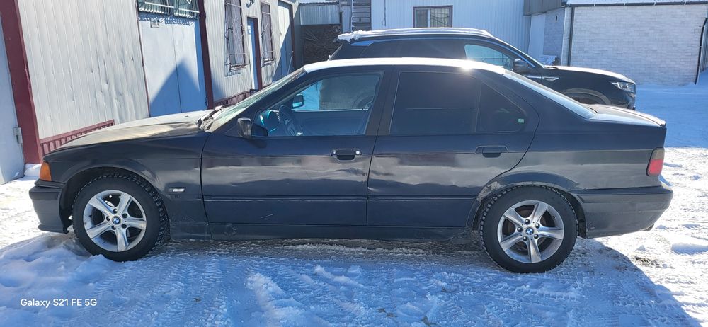 В продаде Бмв Е36 на автомате