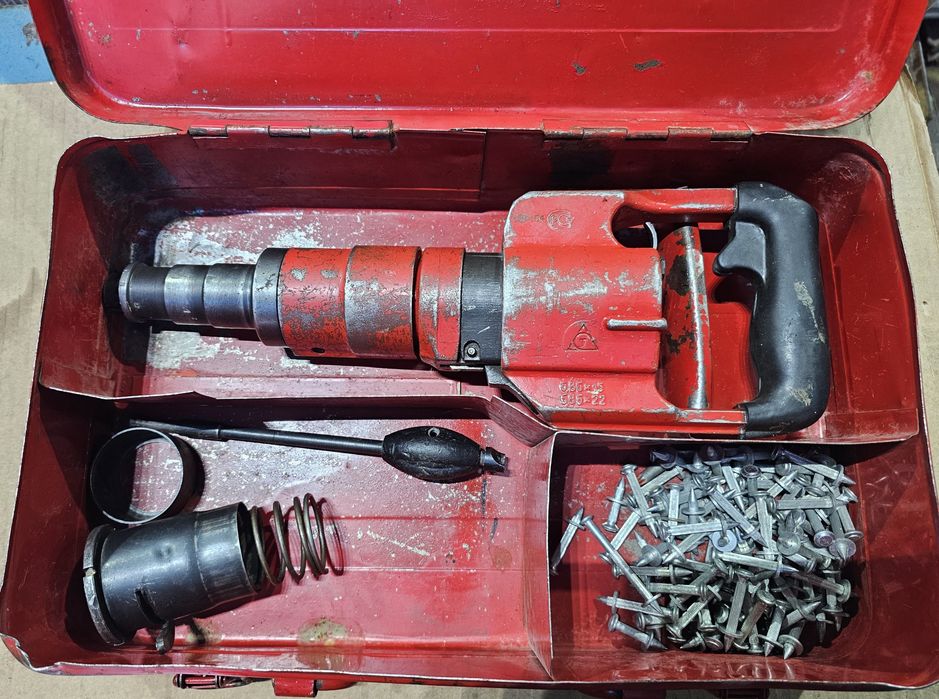 Монтажный пистолет