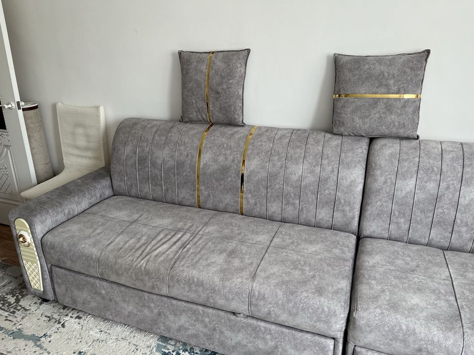 Диван гостевой.