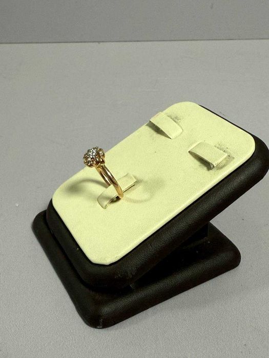 Кольцо с камянми / КА273735