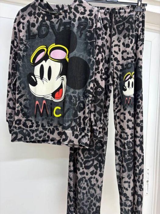 Compleu damă diferite modele