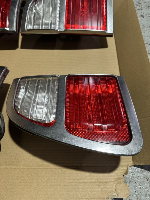 Задние фонари Lexus LX470