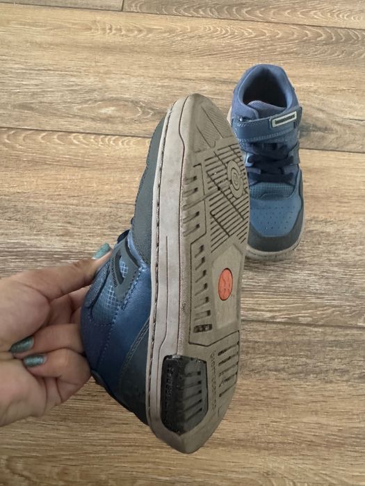 Sneakers Biomecanics, 28