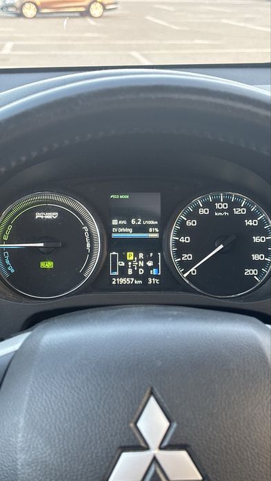 Mitsubishi Outlander PHEV 4x4 | Proprietar | Fiabilitate Japoneză | Fără incidente