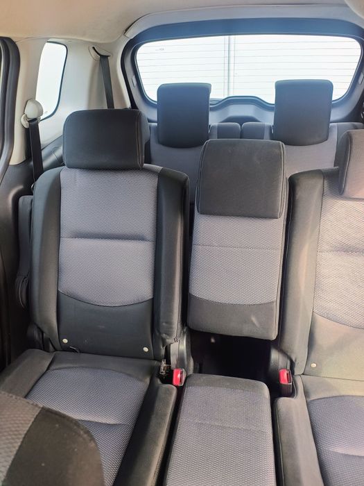 Vând Mazda 5 2.0 benzină