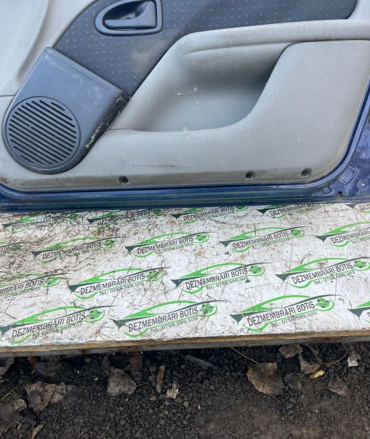 Usa / Portiera fata dreapta Renault Clio a 2-a generatie (facelift)