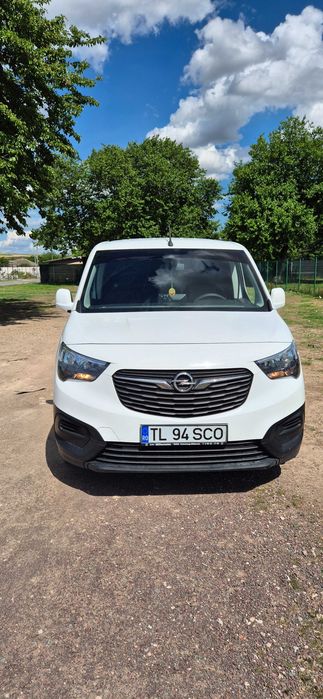 Opel Combo L2H1 (MAXI) 3 LOCURI , 1.5 CDTI 130 cai  din 2019 , Euro 6