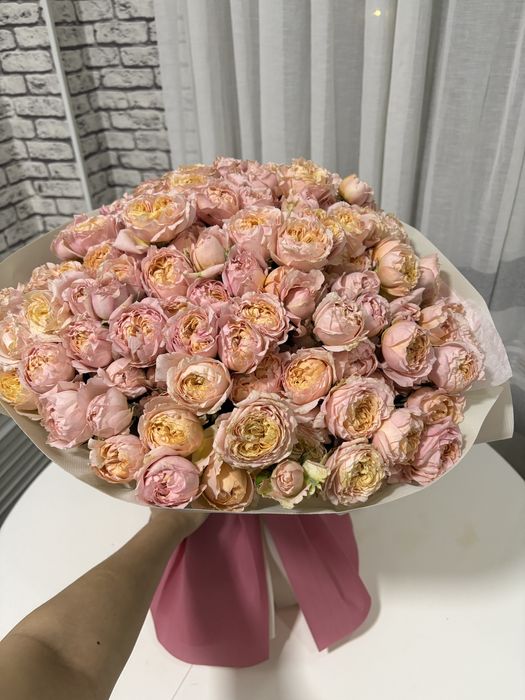 Нәзік пион раушан гүлдер букеті