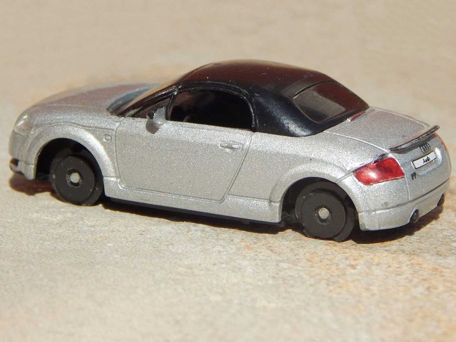 Macheta Audi TT Cabriolet I (8N) Hongwell 1:72 lipsa pneuri