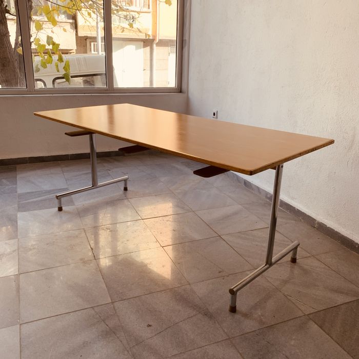 Шведско офис бюро в стил скандинавски модернизъм