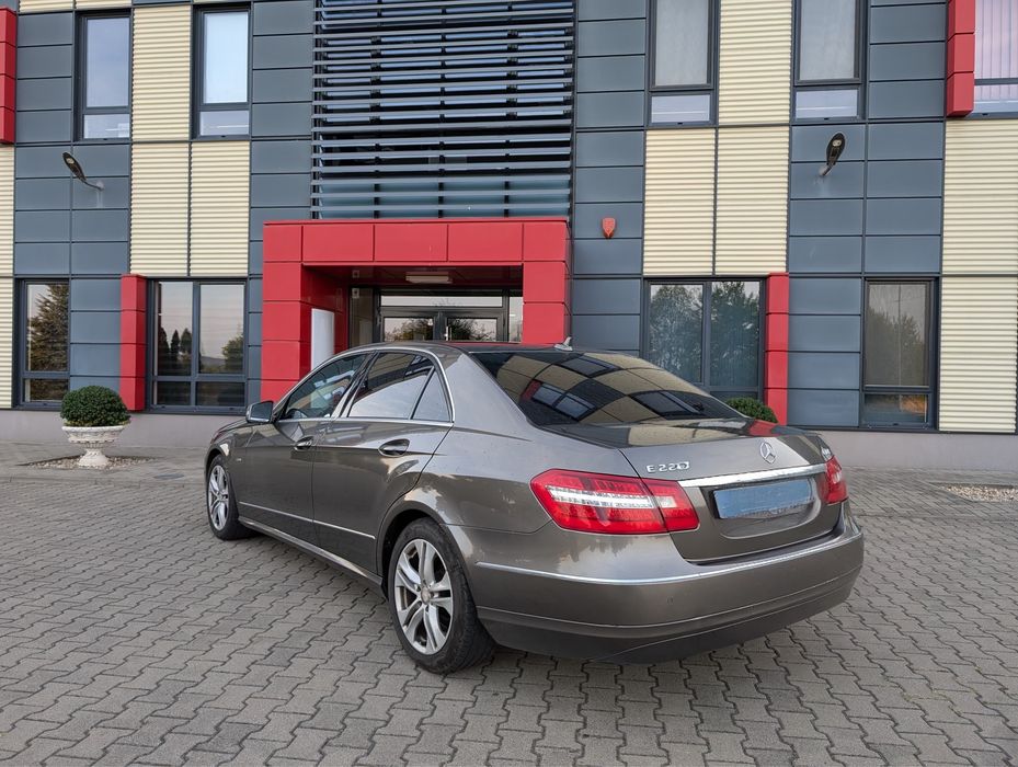 Mercedes E220 Avantgard 7G Tronic