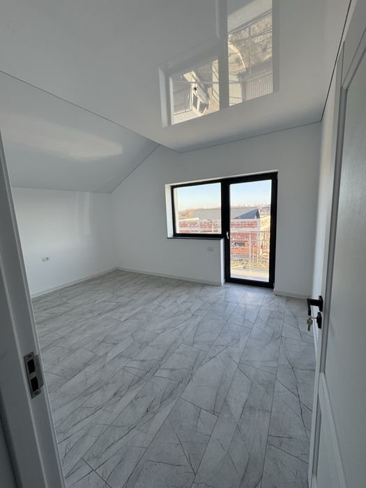 Vand apartament 4 camere Bascov