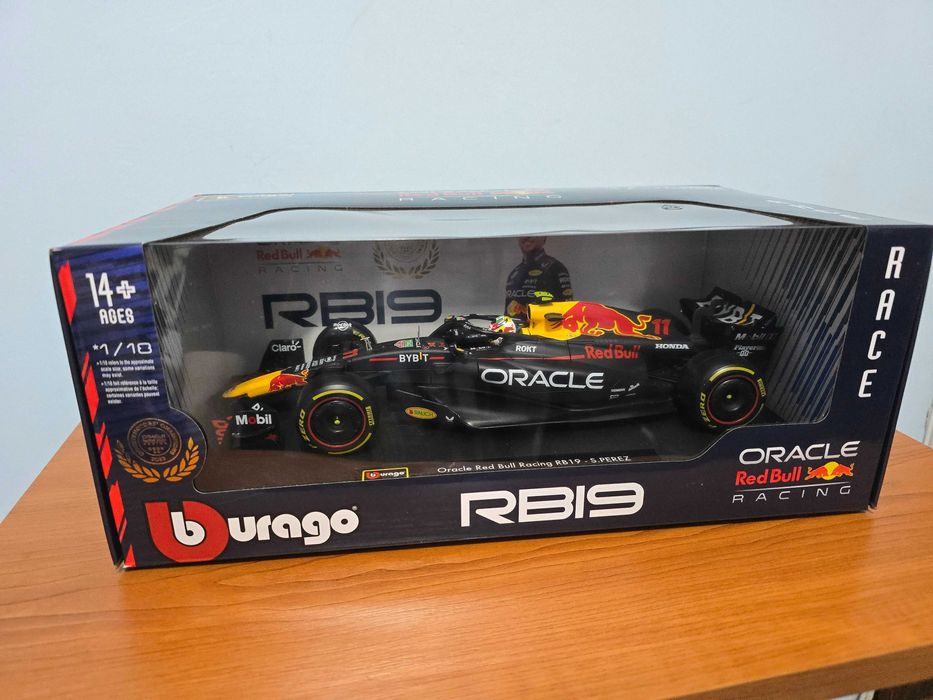 Macheta Bburago 1:18 - Oracle Red Bull RB19, Sergio Perez