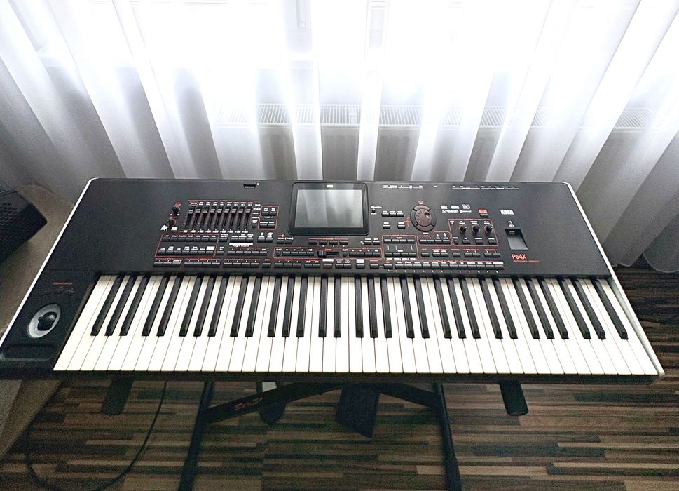 Vând Korg pa4x, sau schimb cu pa5x + diferența din partea mea!