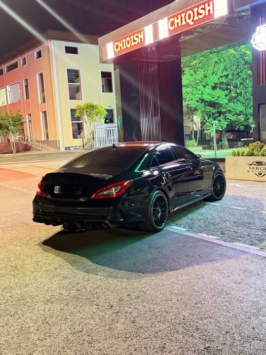 W218 cls 350 .  6.3 amg body kit