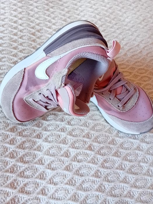 Маратонки Адидас Найк