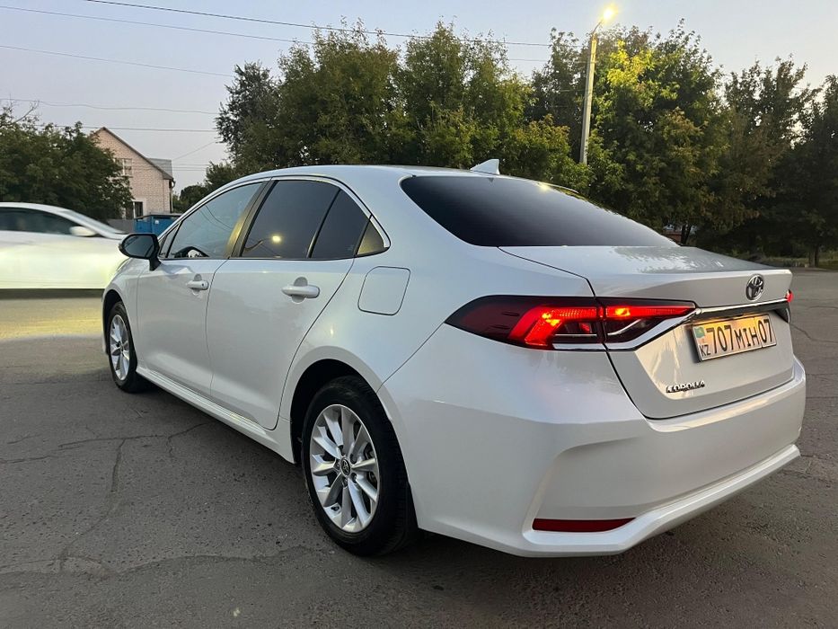 Продам машину тайота королла 2022