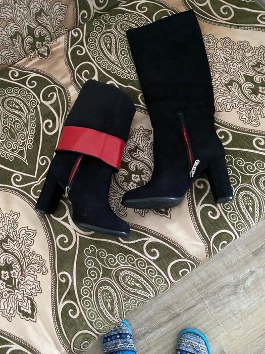 Продам замшевые сапоги