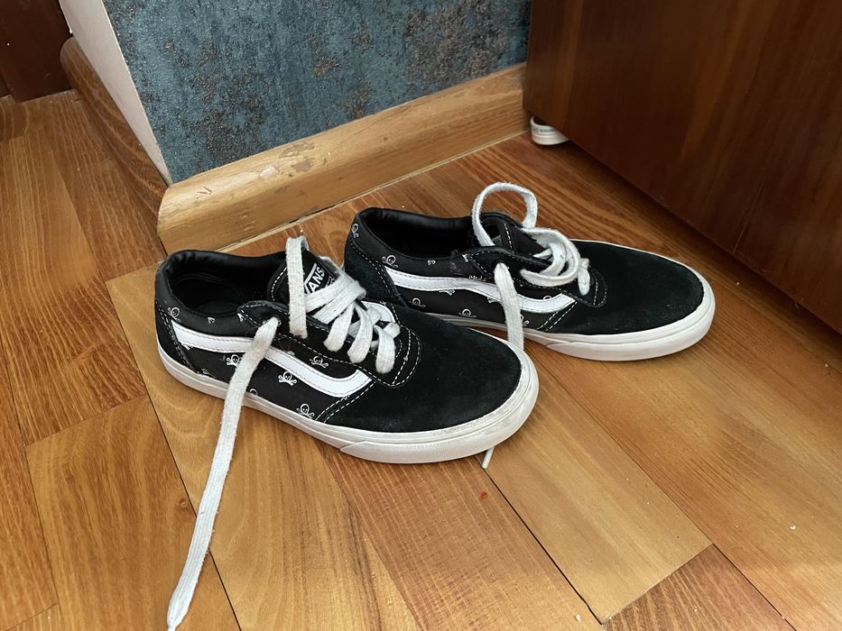 Vans (marimea 33)