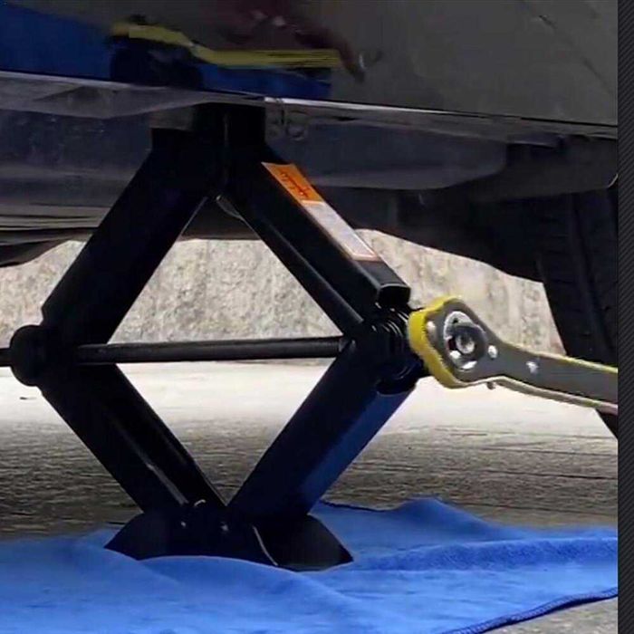 Крик тип Жаба с Тресчотка 1 тон autolife.bg