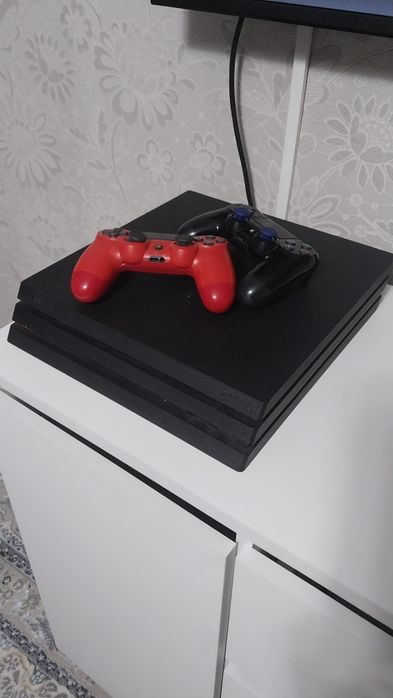 Пс4 про в отличном состоянии+2 игры