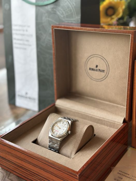 Audemars Piguet Royal Oak 33 mm Quartz - дамски модел