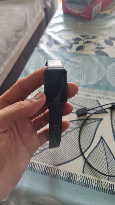 Продавам смарт часовник Samsung