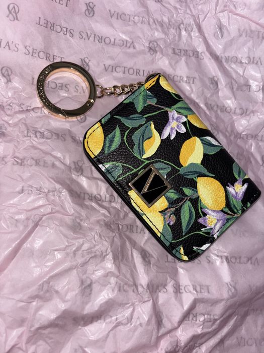 VICTORIA’S SECRET Card Holder Keychain