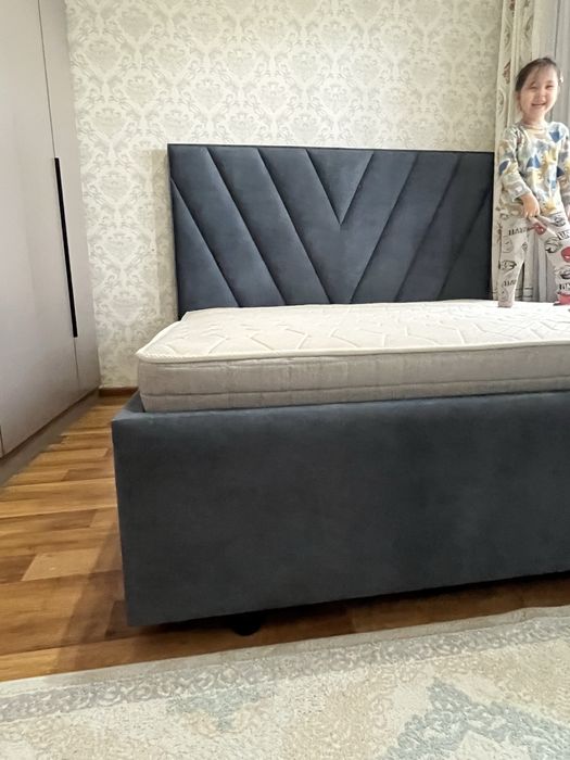 Спальный кровать