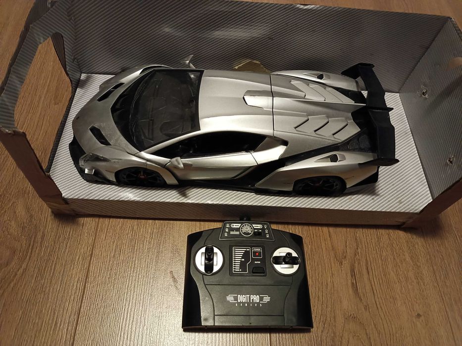 Vand masina cu Telecomanda Lamborghini Veneno Argintiu cu Lumini 1:14