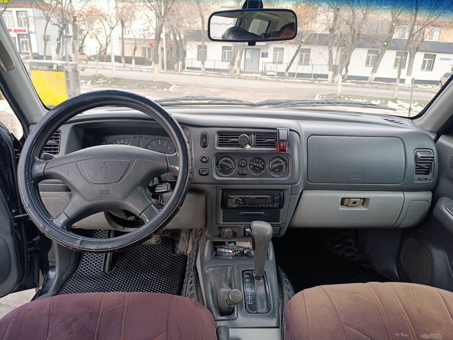 Машина митсубиси